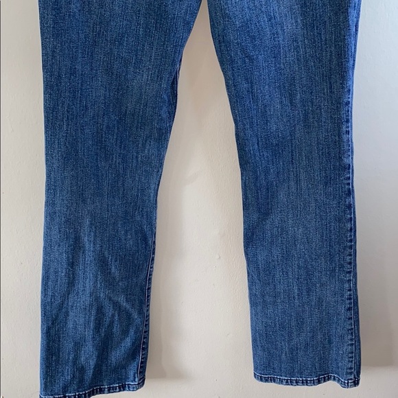 Women's Blue Jeans - Picture 11 of 16